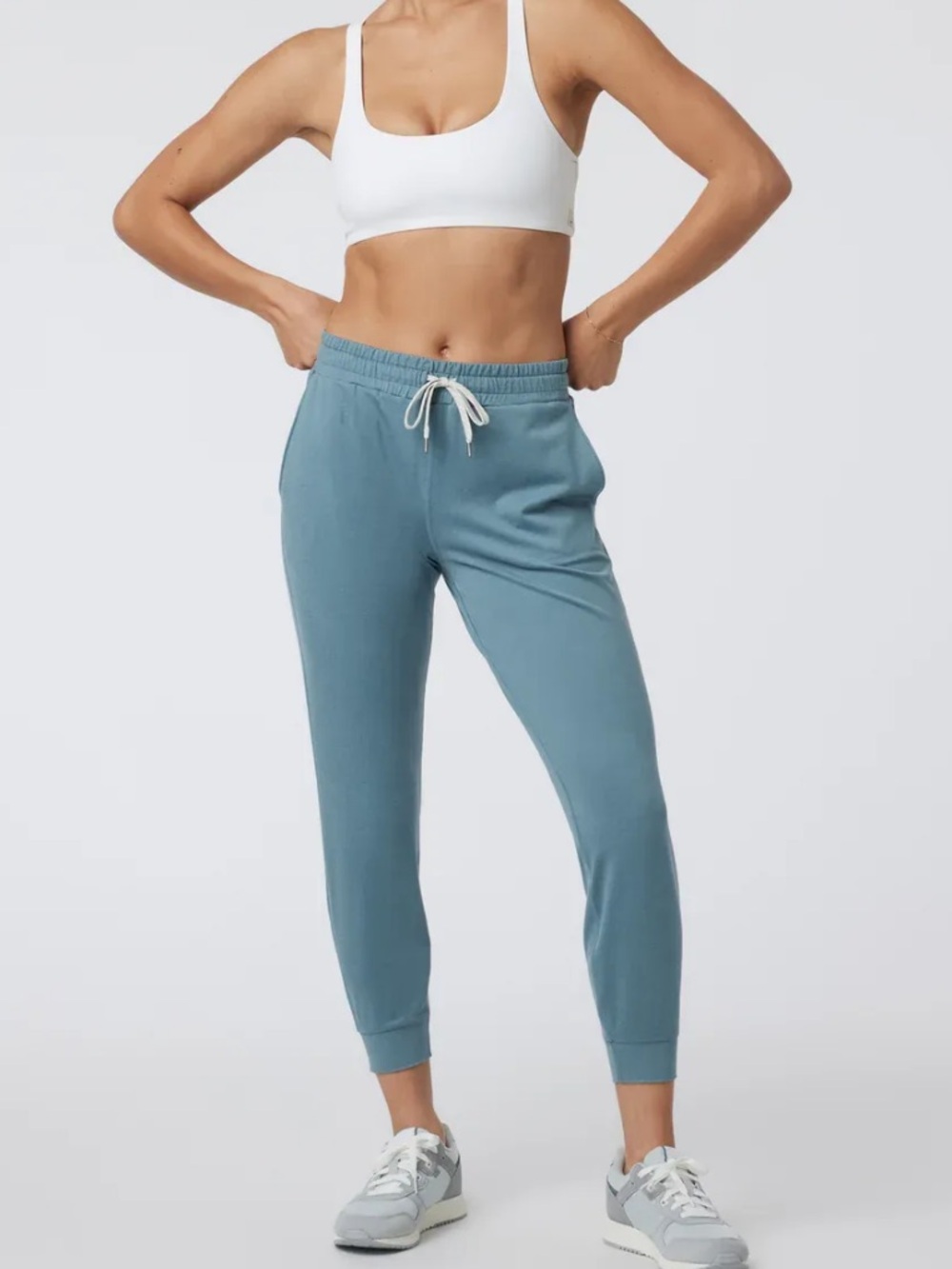 Vuori Daily Jogger in Small (Teal)